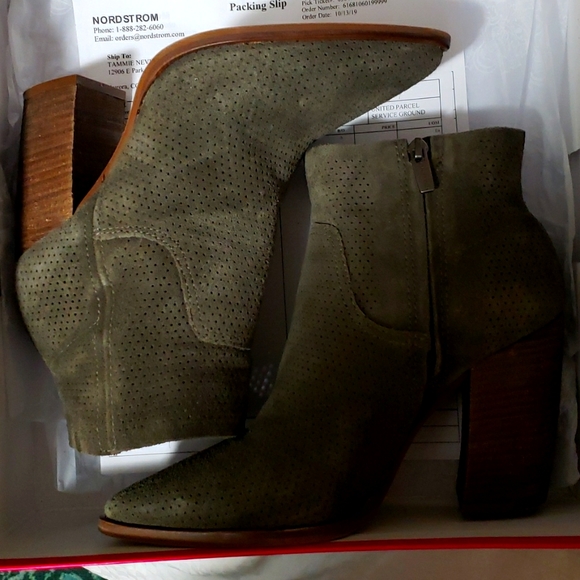 Booties - Vince Camuto - Picture 2 of 9